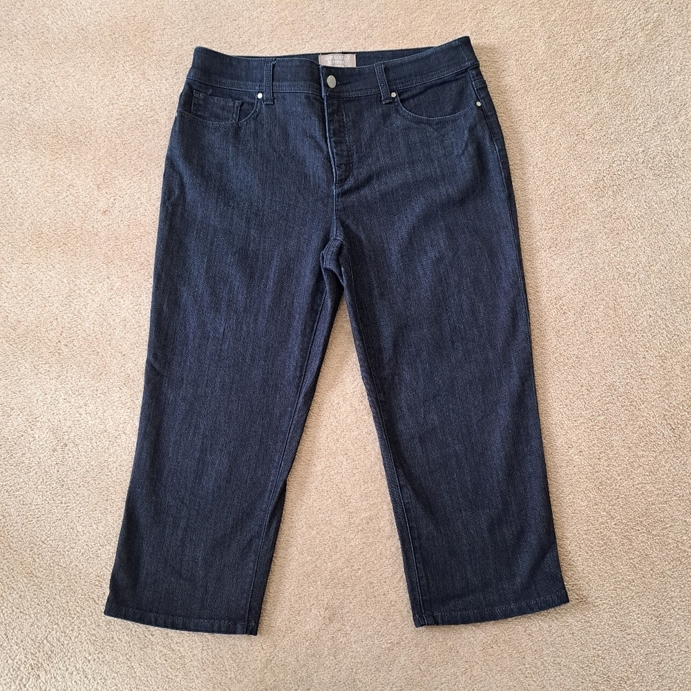 Chico's Dark Blue Denim Capris Chicos Size 0.5  Women's 6 Stretch Cropped Casual